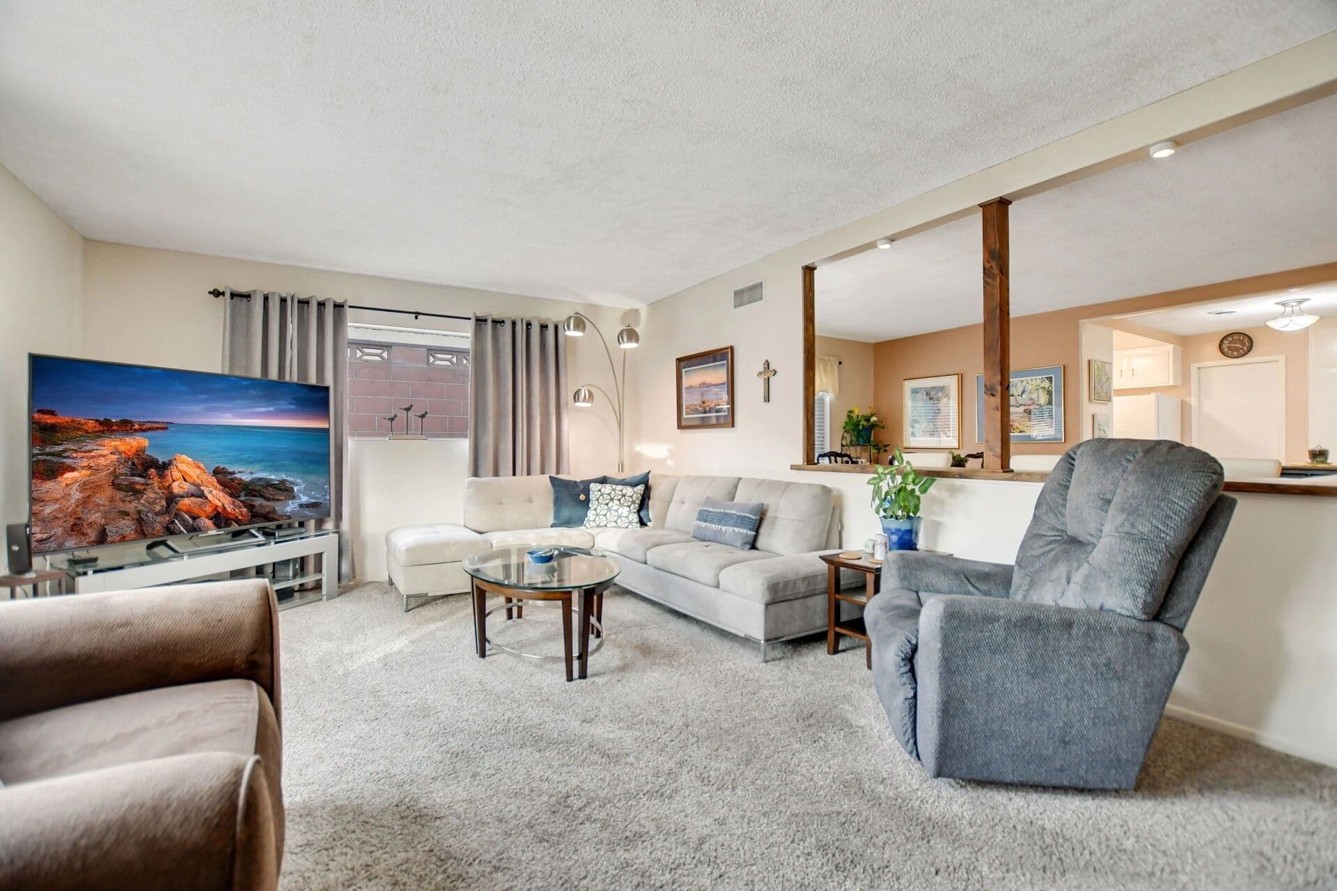 Real estate agent in claremont
