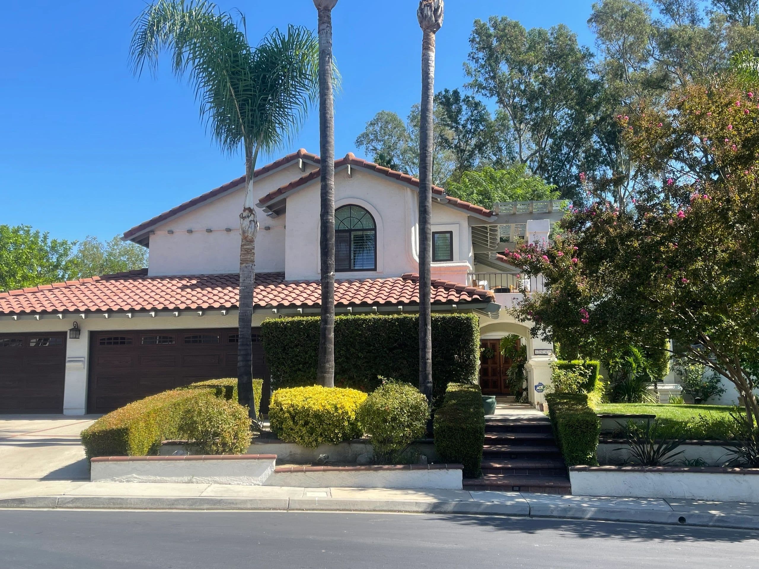 1945 paseo La Paz pomona CA 91711 for sale