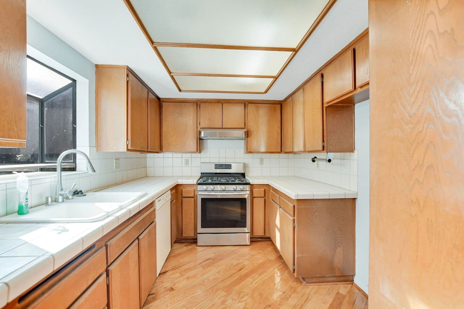 Pasadena condo for sale: offered at $800k